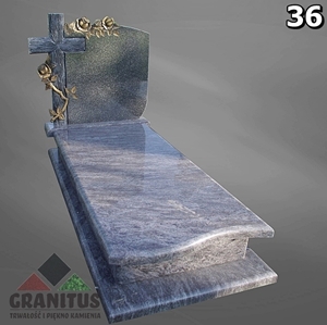 36 nagrobek pojedyńczy z rzeźbą